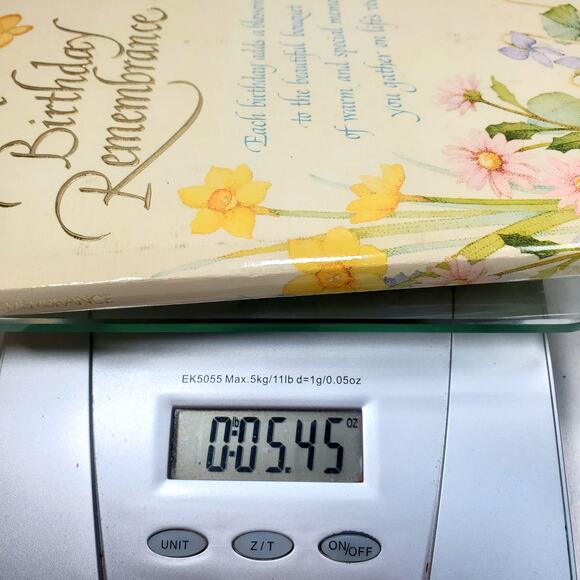 A Birthday Remembrance 1978 Hallmark Gift HC Dust Jacket USA Illustrated Vtg - Picture 11 of 11